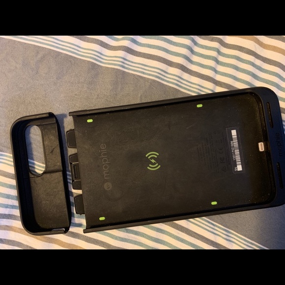 ❌SOLD❌MOPHIE iPhone 7 8 Plus charging case - Picture 4 of 5